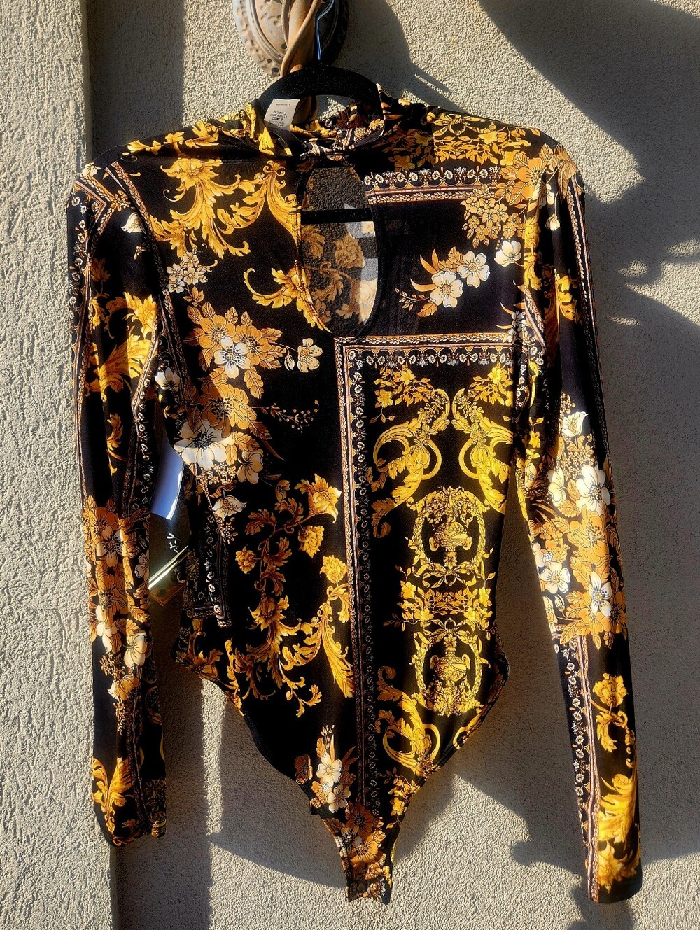 Olive Ole Baroque Print Long Sleeve Mock Neck Bodysuit Black Gold Large - Picture 2 of 5